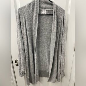 Hippie Rose gray cardigan size: M